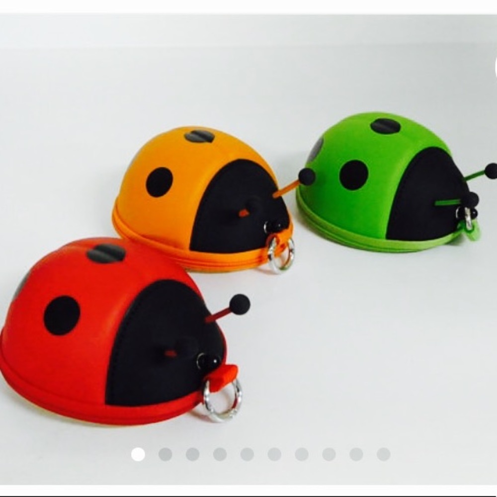 Earbud & Keyholder 🐞 ladybugs - Picture 2 of 7